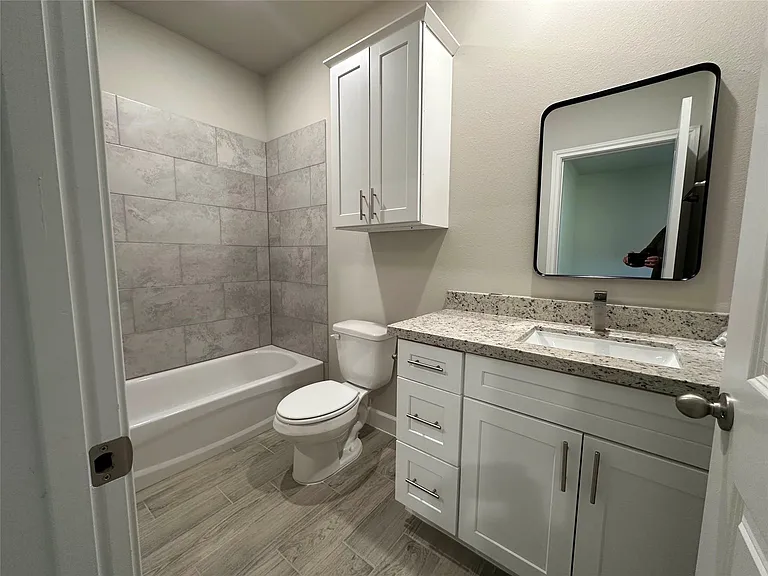 505 Young St #A — Photo 38