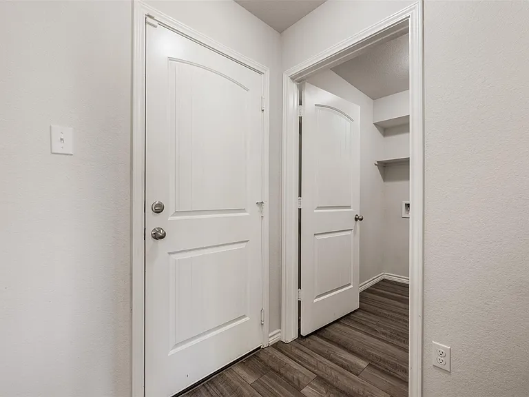 5678 Baffin Ln — Photo 32