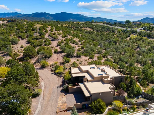 306 Callecita Pl, Santa Fe, NM 87501