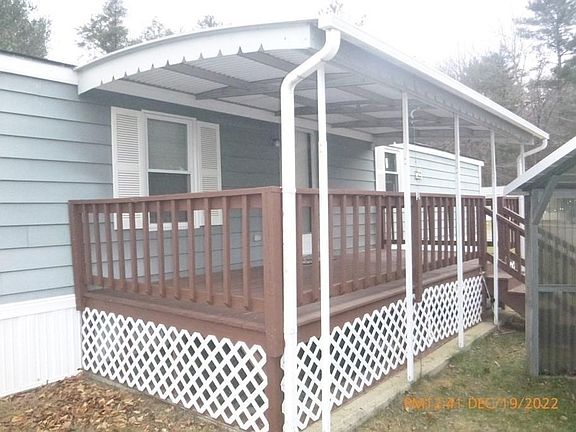 2nd image of 225 Park Cir
