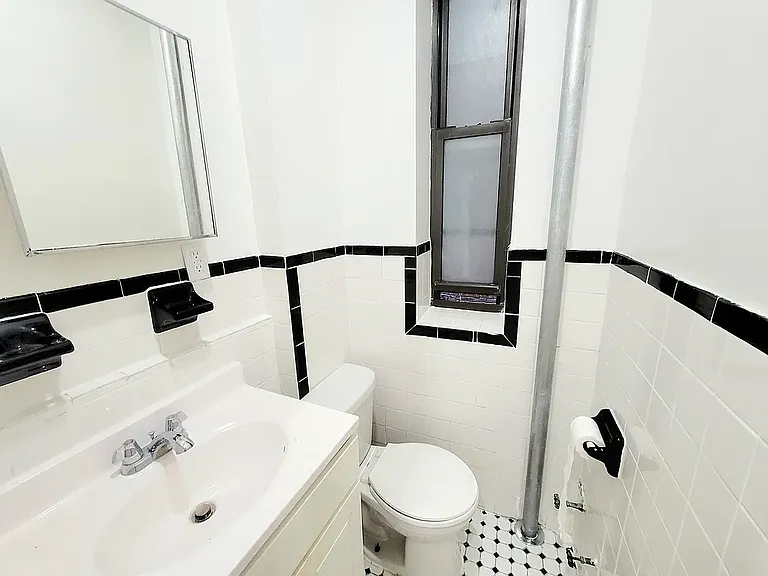 342 E 15th St #2Y — Photo 12
