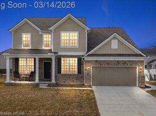 49499 Hummel Dr, Macomb, MI