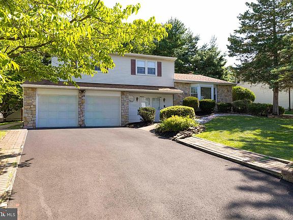 2nd image of 31 Crestview Dr