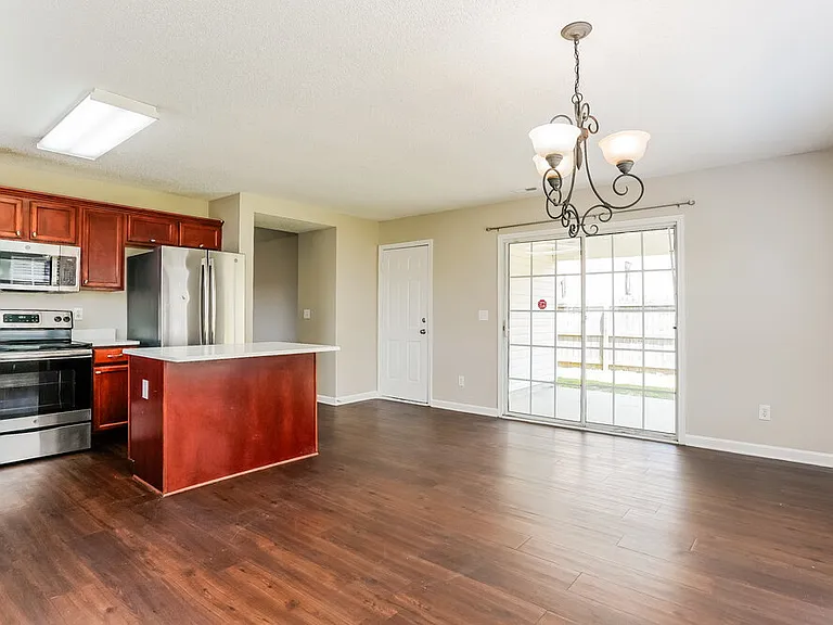 1101 Tellis Dr — Photo 7
