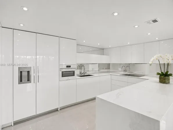 155 Ocean Lane Dr, Key Biscayne, FL
