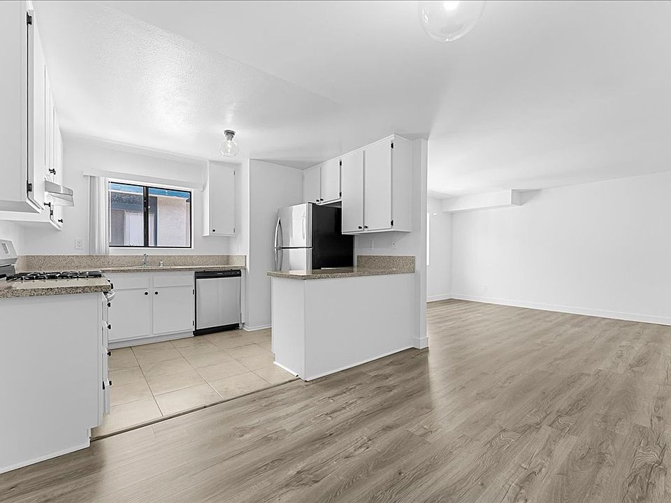 1st image of 444 W Windsor Rd #10
