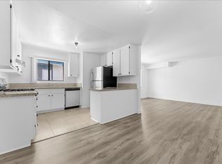 444 W Windsor Rd #10, Glendale, CA 91204