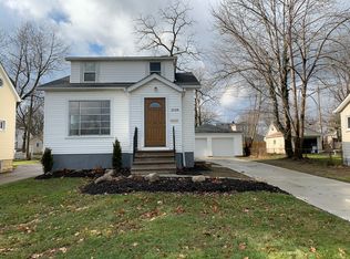 1638 Roselawn Rd, Mayfield Heights, OH 44124