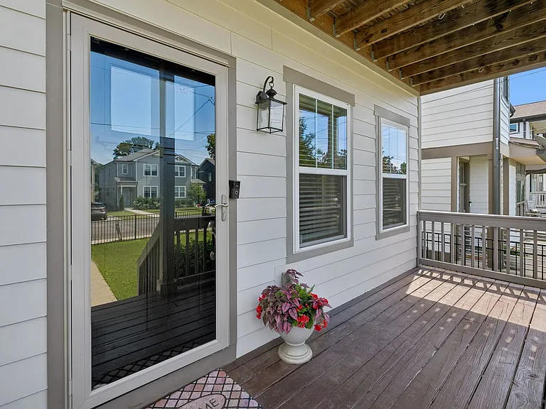 6214 California Ave #A — Photo 3