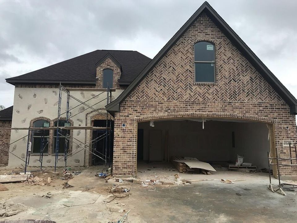 1st image of 3135 Yasmine Dior St