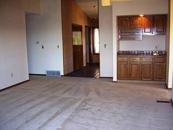 Family Room w Wet Bar