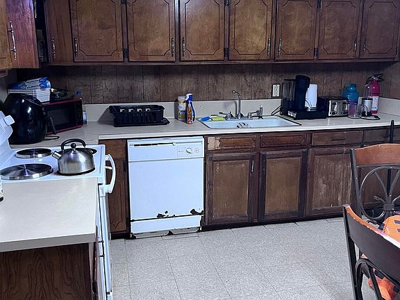5th image of 6421 Landis Dr