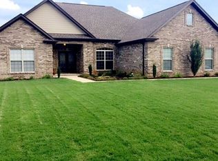 702 Hickory St, Muscle Shoals, AL 35661