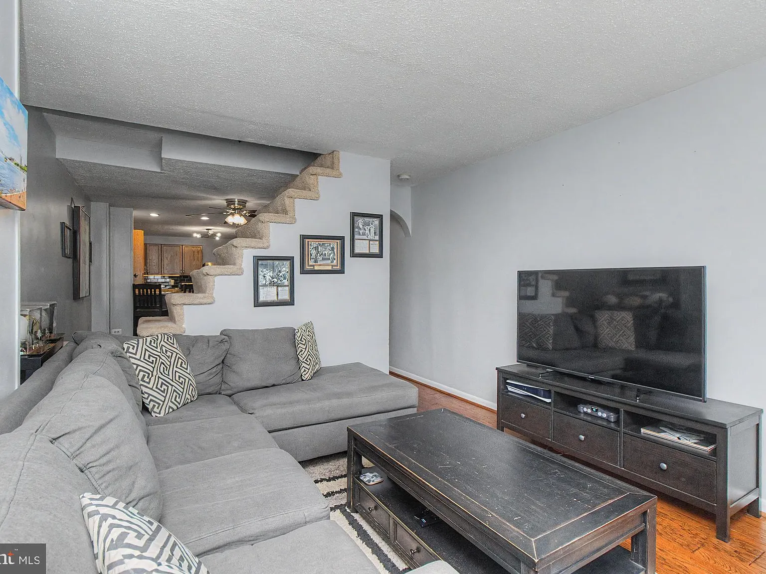 3 bed, 1.5 bath, 1196 sqft, $2,400 — Photo 4