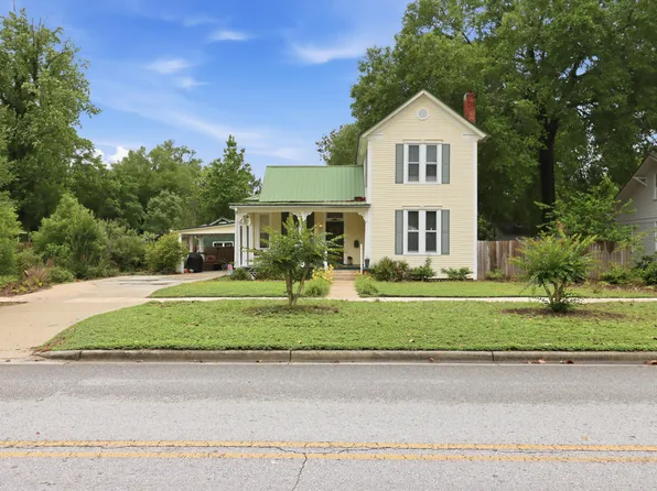 98 Live Oak Ave E, Defuniak Springs, FL 32435