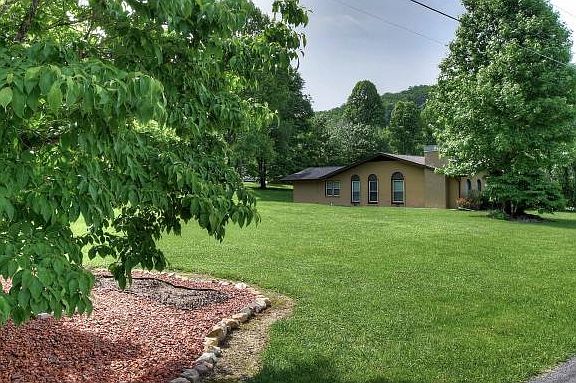 3rd image of 105 Mount Crest Dr
