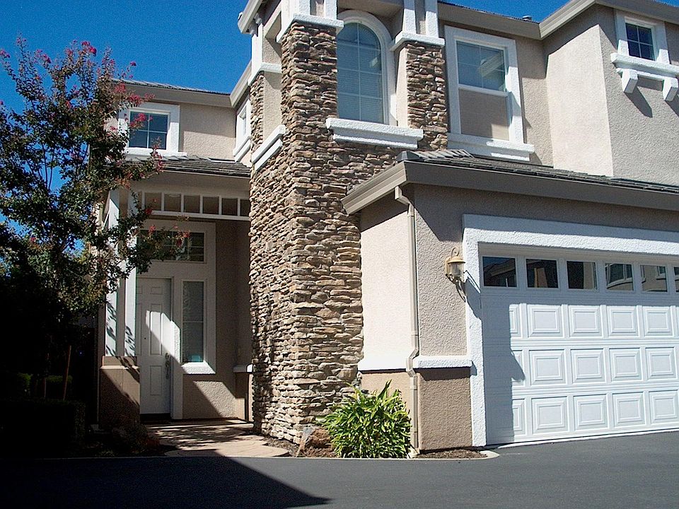 2nd image of 575 Abruzzi Ct