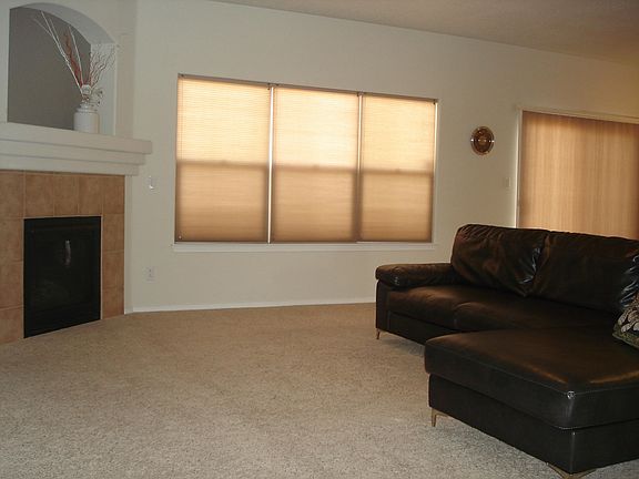 5th image of 1090 Carnival Ave SW