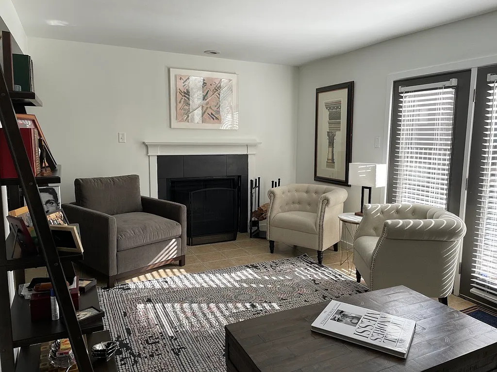3 bed, 2.5 bath, 1550 sqft, $2,450 — Photo 4