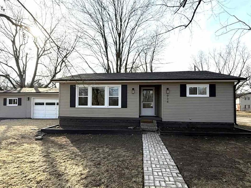 1st image of 934 S Round Barn Rd