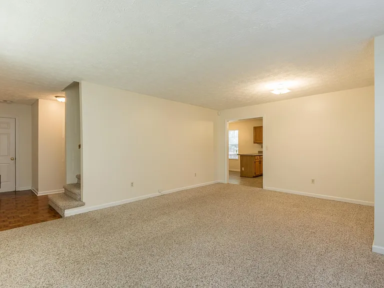 1560 Pheasants Glen Dr — Photo 47