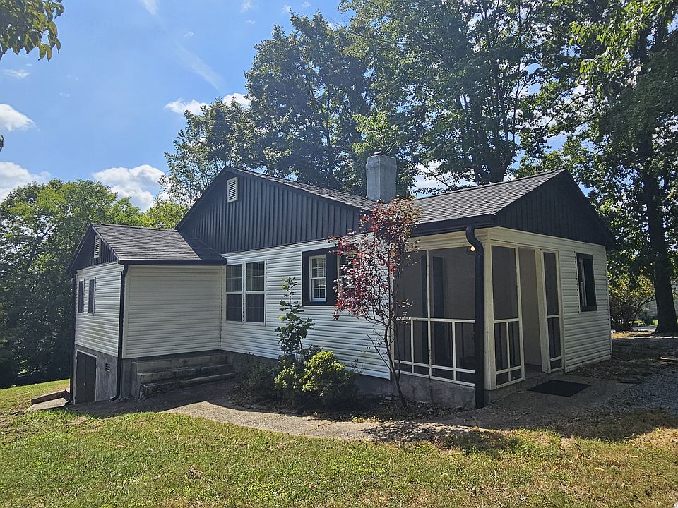 1st image of 6005 Medlin Heights Rd