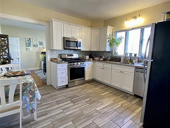 2nd image of 258 Belmont St #1R
