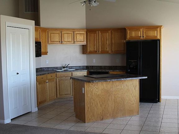 4th image of 215 E Canterwood Dr