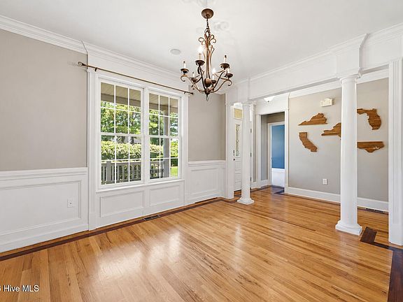 3rd image of 202 Emmen Road