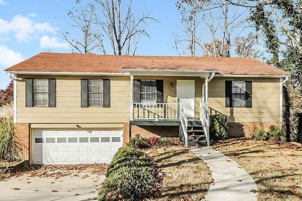 3 bed, 2.0 bath, 1294 sqft, $2,080 — Photo 1