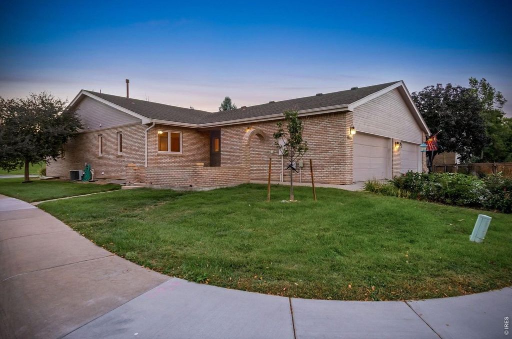 1633 Northbrook Ct