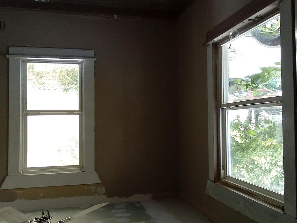 2nd image of 1525 N Douglas Ave