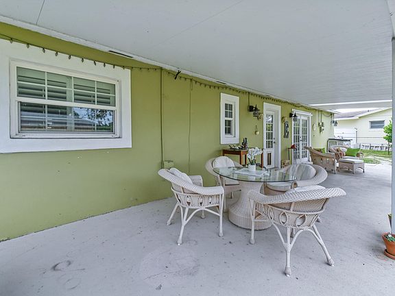 4th image of 936 Lighthouse Dr