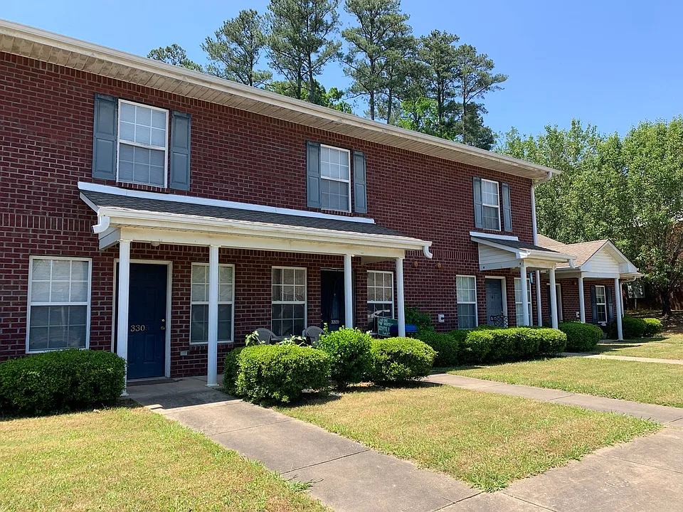 1637 Cobblestone Ln