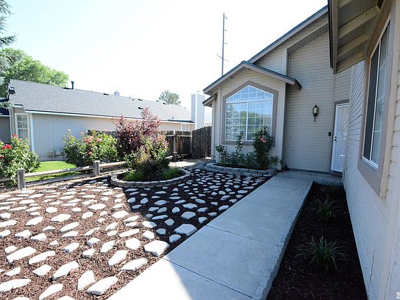 3rd image of 2899 Tangerine Dr
