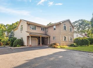 1340 Spur Dr S, Islip, NY 11751