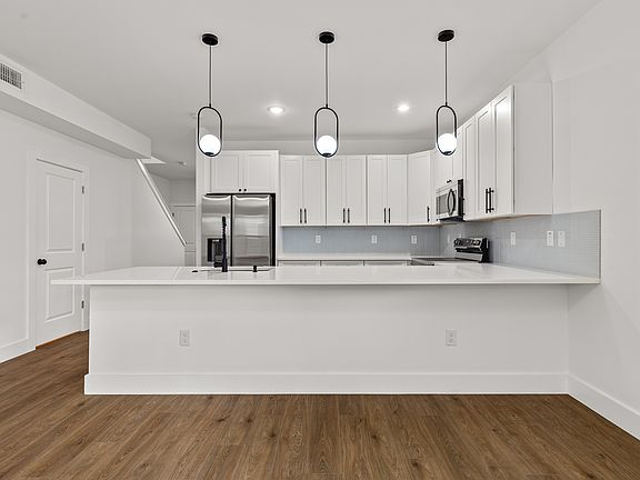 4th image of 706 Martin Luther King Dr #102
