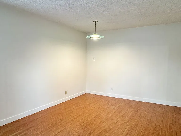 11248 Foster Rd — Photo 6