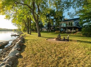 2424 Cottage Row Rd, Cedar Falls, IA 50613