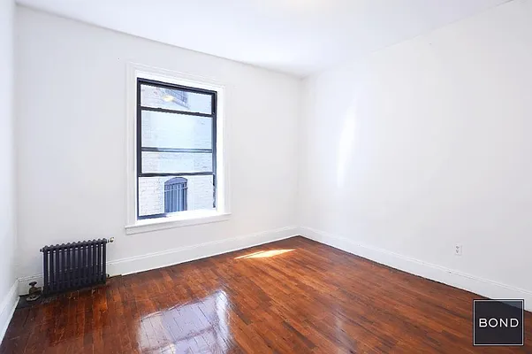 Rented by Bond New York | media 4