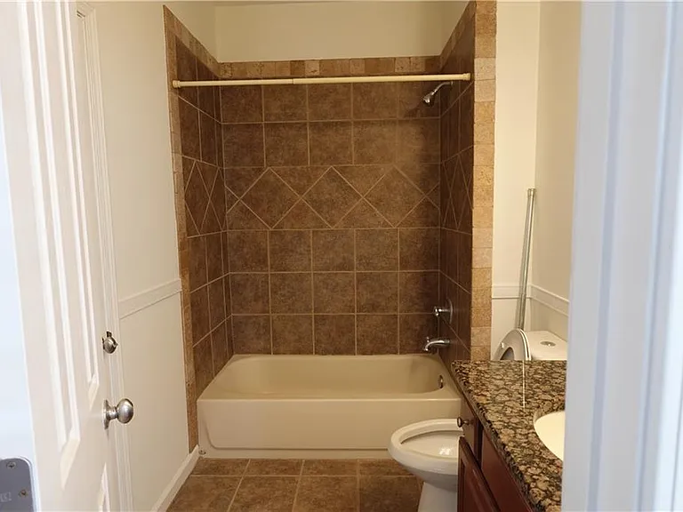1921 Binnies Way — Photo 14