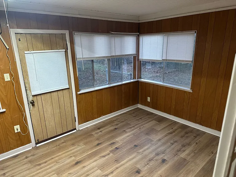 1421 W Huntsville Ave — Photo 11