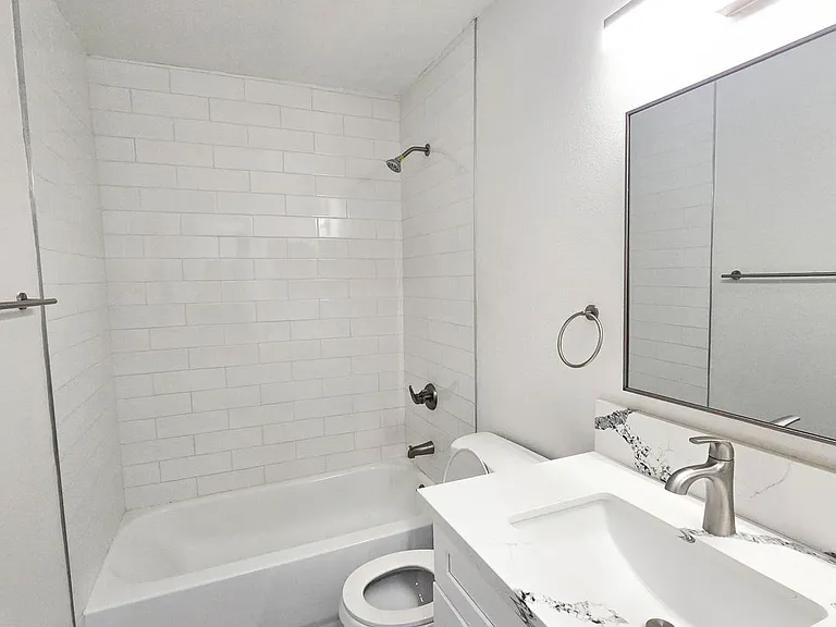 1065 Coronado Ave #203 — Photo 8