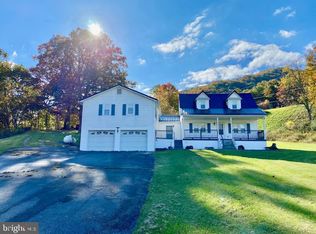 12 Sunlight Ln, Seneca Rocks, WV 26884