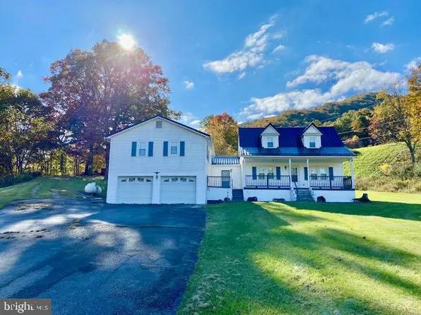 12 Sunlight Ln, Seneca Rocks, WV 26884