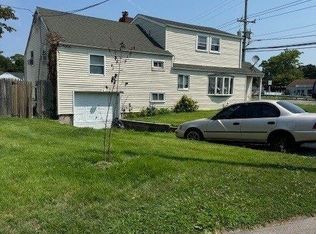 1 W Lyons St, Melville, NY 11747