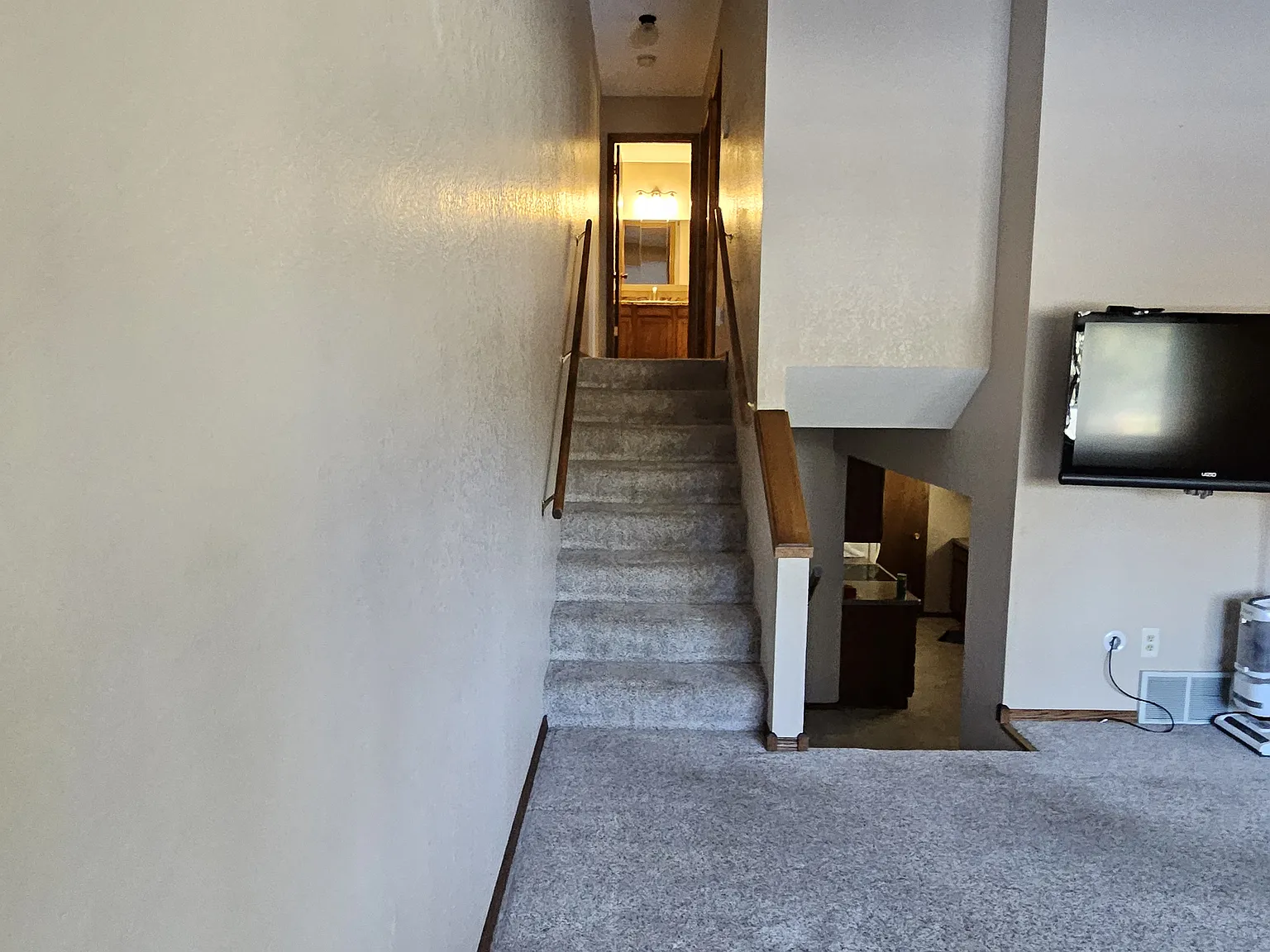 2 bed, 1065 sqft, $1,500 — Photo 2