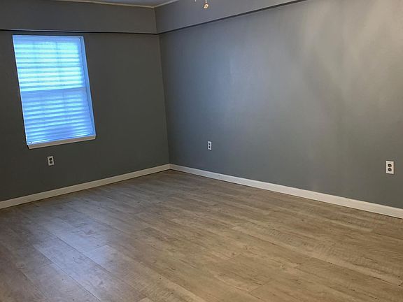 Den or can be converted to Master bedroom