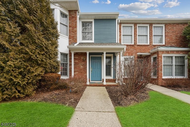 1st image of 110 Laurel Wood Ct