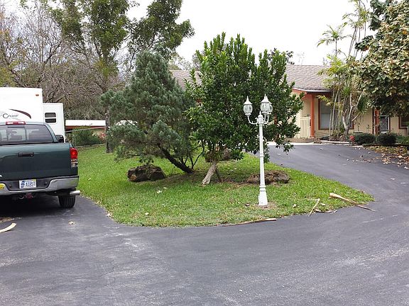 4th image of 11921 N 41st Court N